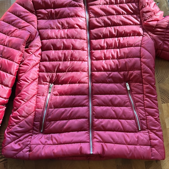 Lightweight Puffer Jacket - Picture 2 of 7